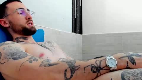 Snapshot of luke_davis01 chatting on 14, 2, 2025 LUKE online show from 14, 2, 2025