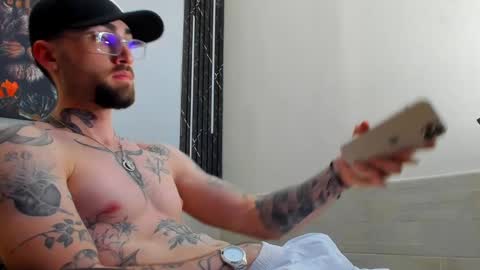 Snapshot of luke_davis01 chatting on 15, 2, 2025 LUKE online show from 15, 2, 2025