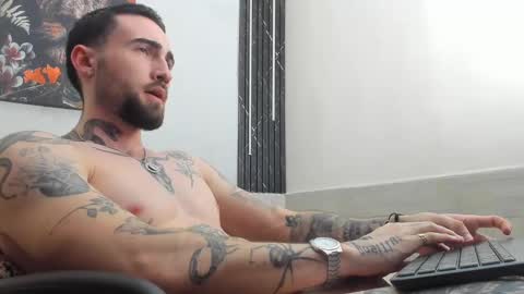 Snapshot of luke_davis01 chatting on 19, 2, 2025 LUKE online show from 19, 2, 2025