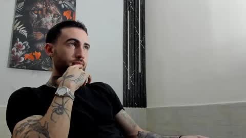 Snapshot of luke_davis01 chatting on 20, 2, 2025 LUKE online show from 20, 2, 2025