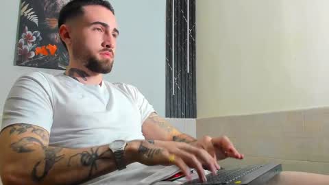 Snapshot of luke_davis01 chatting on 22, 2, 2025 LUKE online show from 22, 2, 2025