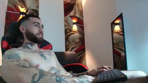 Snapshot of luke_davis01 chatting on 1, 10, 2025 LUKE online show from 1, 10, 2025