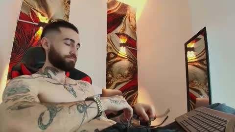 Snapshot of luke_davis01 chatting on 10, 10, 2025 LUKE online show from 10, 10, 2025