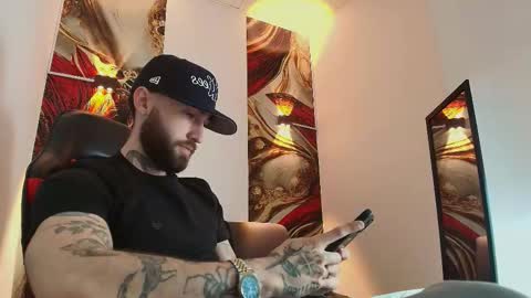 Snapshot of luke_davis01 chatting on 16, 10, 2025 LUKE online show from 16, 10, 2025