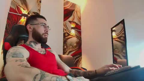 Snapshot of luke_davis01 chatting on 27, 10, 2025 LUKE online show from 27, 10, 2025