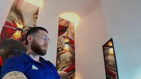 Snapshot of luke_davis01 chatting on 18, 11, 2025 LUKE online show from 18, 11, 2025