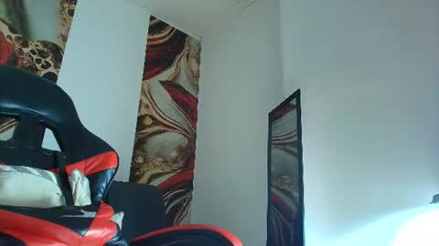 Snapshot of luke_davis01 chatting on 28, 7, 2026 LUKE online show from 28, 7, 2026