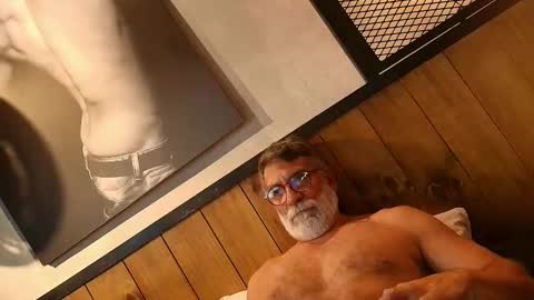 Snapshot of lukecrews chatting on 28, 1, 2025 Luke Crews online show from 28, 1, 2025