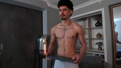 Snapshot of lukeetaylor_ chatting on 16, 10, 2025 Luke Taylor online show from 16, 10, 2025