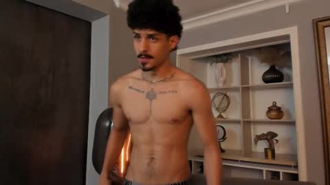 Snapshot of lukeetaylor_ chatting on 28, 10, 2025 Luke Taylor online show from 28, 10, 2025