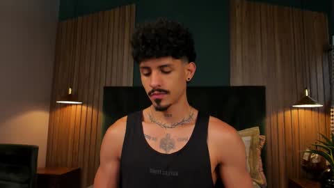 Snapshot of lukeetaylor_ chatting on 8, 11, 2025 Luke Taylor online show from 8, 11, 2025