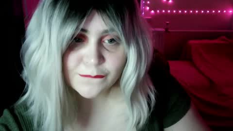 lulovia online show from 11, 4, 2026