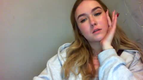 Lulu Baby18 online show from 2, 2, 2025