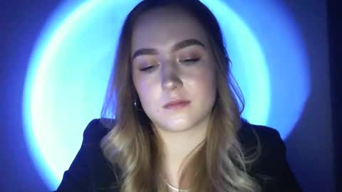 Lulu Baby18 online show from 9, 2, 2025