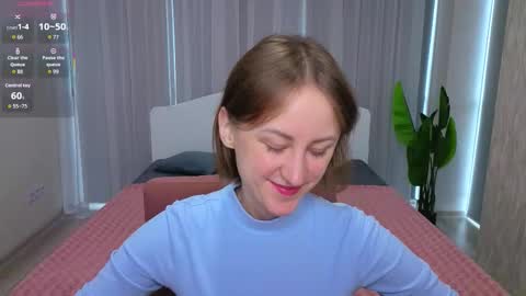 Snapshot of luluchiiii chatting on 11, 10, 2025 Lily online show from 11, 10, 2025