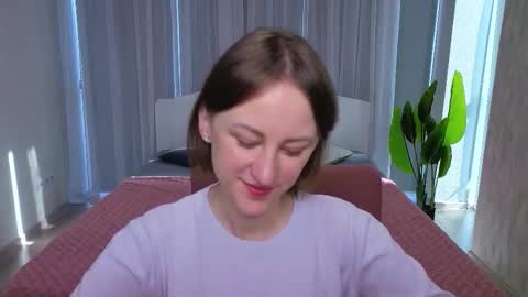Snapshot of luluchiiii chatting on 16, 10, 2025 Lily online show from 16, 10, 2025