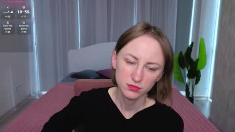 Snapshot of luluchiiii chatting on 19, 10, 2025 Lily online show from 19, 10, 2025