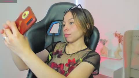 Snapshot of luluuberry chatting on 12, 11, 2025 luluuberry online show from 12, 11, 2025