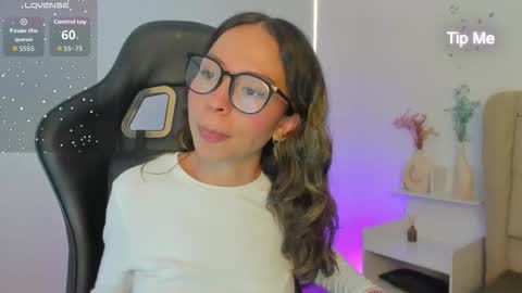 Snapshot of luluuberry chatting on 24, 11, 2025 luluuberry online show from 24, 11, 2025