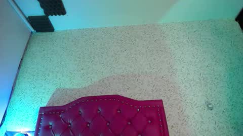 Snapshot of luly_blue chatting on 7, 11, 2025 Luly online show from 7, 11, 2025