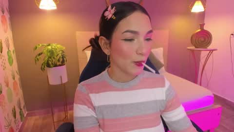 Snapshot of luma_sky chatting on 7, 10, 2025 L U M A online show from 7, 10, 2025