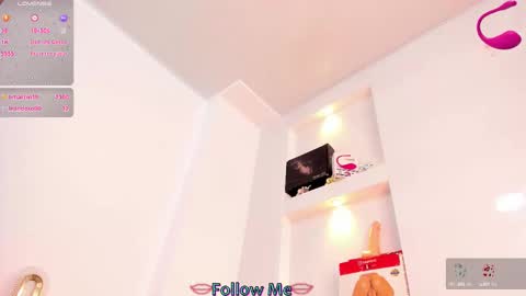 luminous__queen online show from 1, 2, 2025