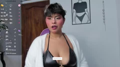 Snapshot of luna__cute chatting on 2, 11, 2025 Luna online show from 2, 11, 2025