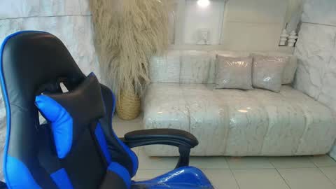 Snapshot of luna__r chatting on 17, 9, 2025 Luna online show from 17, 9, 2025