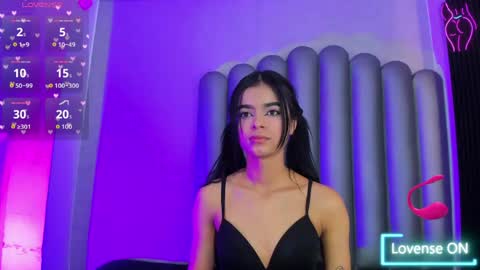 luna_bella_23 online show from 7, 6, 2026