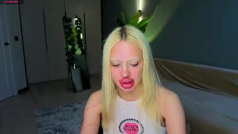 Snapshot of luna_beverly chatting on 14, 6, 2026 luna_beverly online show from 14, 6, 2026