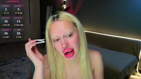 Snapshot of luna_beverly chatting on 7, 7, 2026 luna_beverly online show from 7, 7, 2026