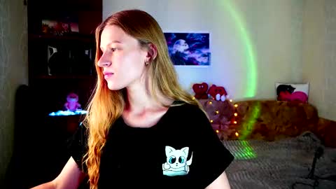 Snapshot of luna_evan chatting on 6, 10, 2025 luna_evan online show from 6, 10, 2025