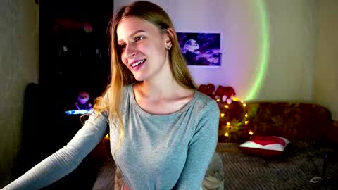 Snapshot of luna_evan chatting on 4, 11, 2025 luna_evan online show from 4, 11, 2025