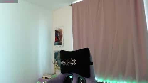 Snapshot of luna_gomez92 chatting on 17, 9, 2025 Luna Gomez online show from 17, 9, 2025