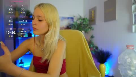 luna_grace18 online show from 8, 6, 2026