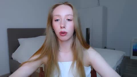 Snapshot of luna_insanity chatting on 7, 12, 2024 Luna online show from 7, 12, 2024