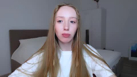 Snapshot of luna_insanity chatting on 8, 12, 2024 Luna online show from 8, 12, 2024