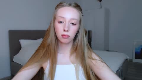 Snapshot of luna_insanity chatting on 12, 1, 2025 Luna online show from 12, 1, 2025