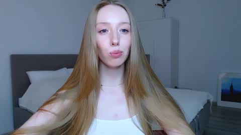 Snapshot of luna_insanity chatting on 15, 1, 2025 Luna online show from 15, 1, 2025