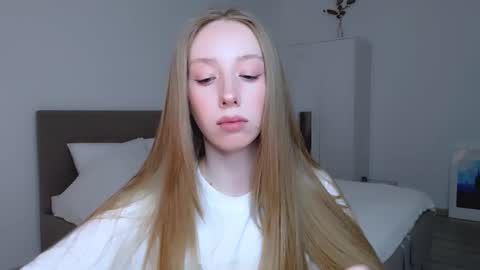 Snapshot of luna_insanity chatting on 19, 1, 2025 Luna online show from 19, 1, 2025