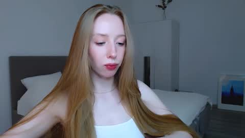 Snapshot of luna_insanity chatting on 1, 2, 2025 Luna online show from 1, 2, 2025