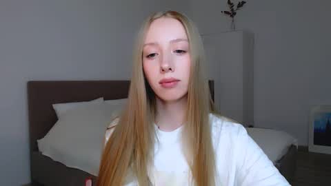 Snapshot of luna_insanity chatting on 12, 2, 2025 Luna online show from 12, 2, 2025