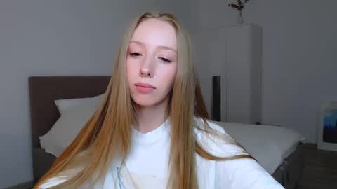 Snapshot of luna_insanity chatting on 12, 2, 2025 Luna online show from 12, 2, 2025