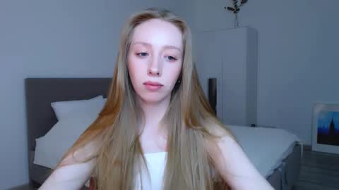 Snapshot of luna_insanity chatting on 16, 2, 2025 Luna online show from 16, 2, 2025