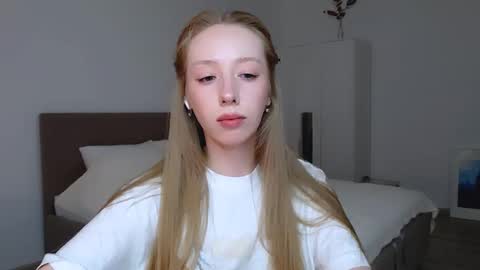 Snapshot of luna_insanity chatting on 19, 2, 2025 Luna online show from 19, 2, 2025