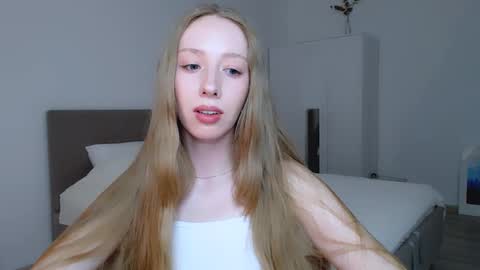 Snapshot of luna_insanity chatting on 20, 2, 2025 Luna online show from 20, 2, 2025