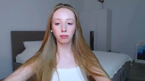 Snapshot of luna_insanity chatting on 22, 2, 2025 Luna online show from 22, 2, 2025