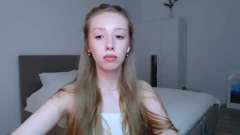 Snapshot of luna_insanity chatting on 23, 2, 2025 Luna online show from 23, 2, 2025