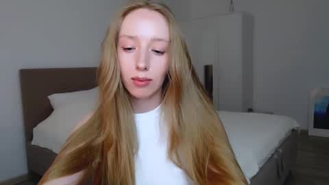 Snapshot of luna_insanity chatting on 26, 2, 2025 Luna online show from 26, 2, 2025