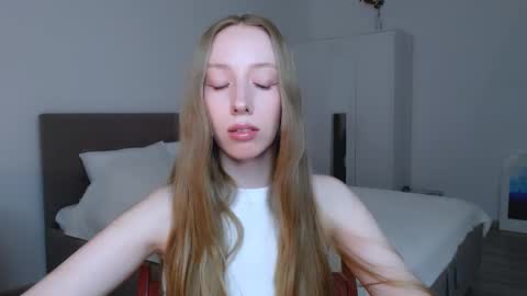 Snapshot of luna_insanity chatting on 5, 3, 2025 Luna online show from 5, 3, 2025